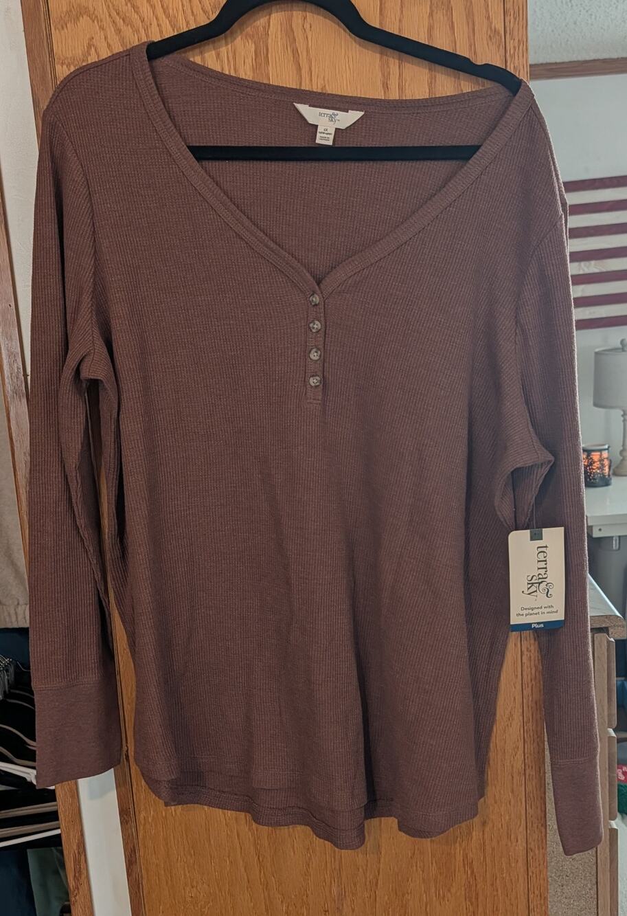 ☀️NWT Women's 16/18W Terra & Sky Henley Long Sleeve Shirt